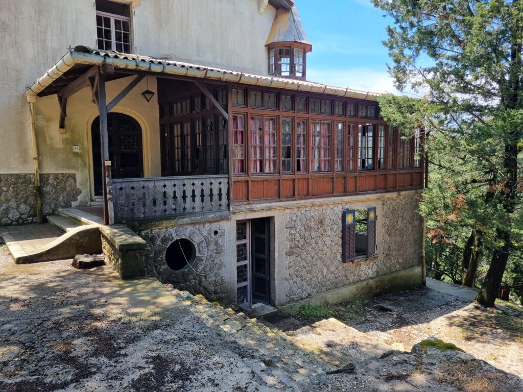 Lost Place beim Alpen Hotel auf Rhodos