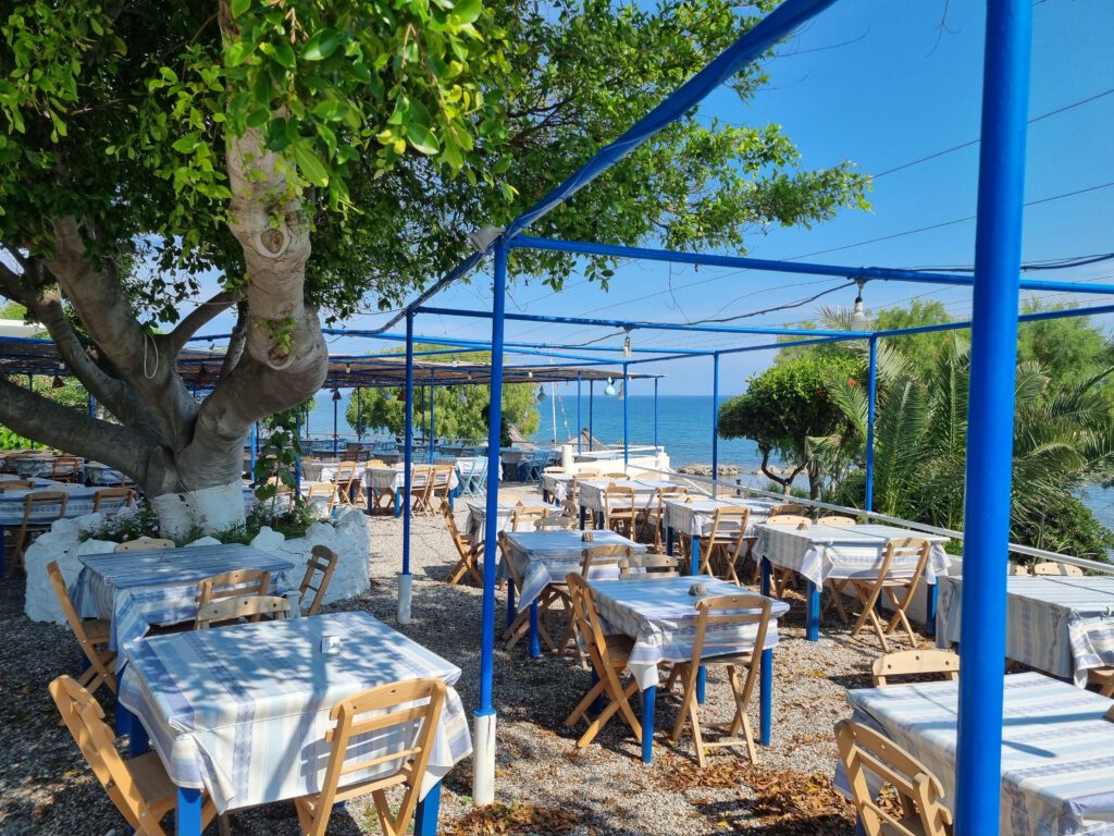 Taverne an der Westküste nahe Kamiros